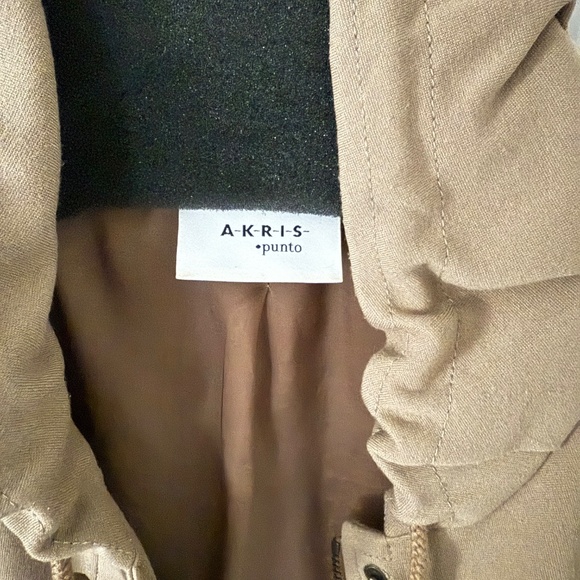 Akris Punto Tan jacket size 12 - Picture 3 of 6